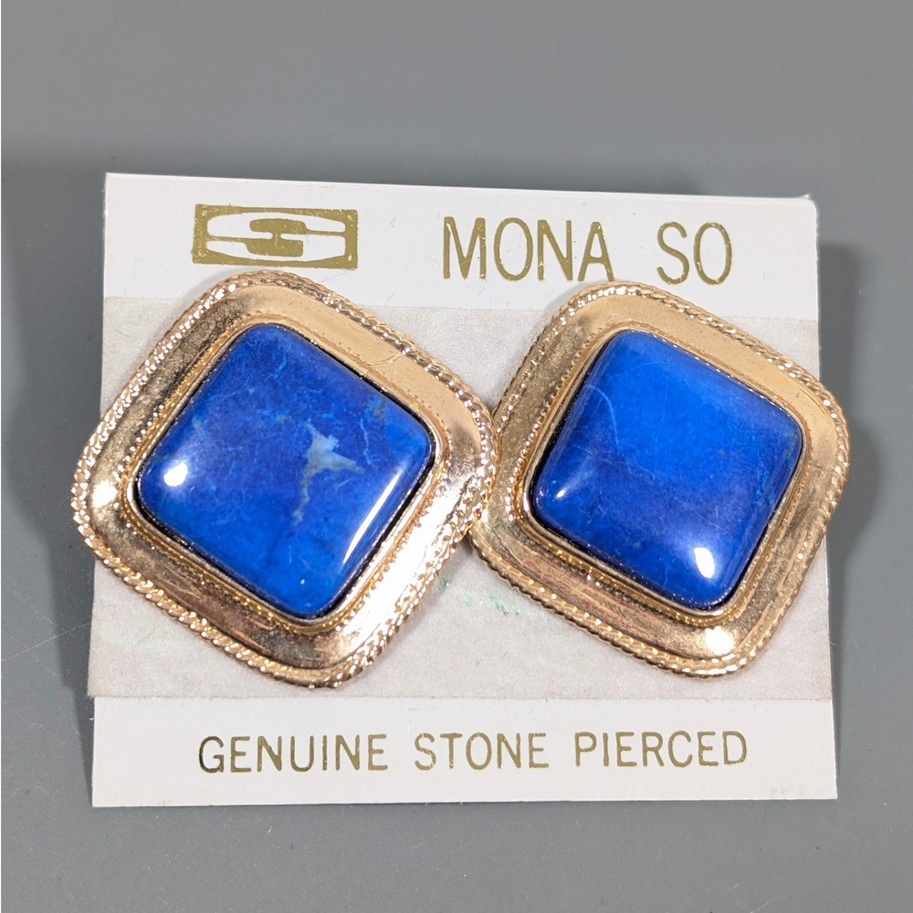 Vintage Mona‎ SO Genuine Stone Blue Cabochon Earrings Gold Tone Square On Card